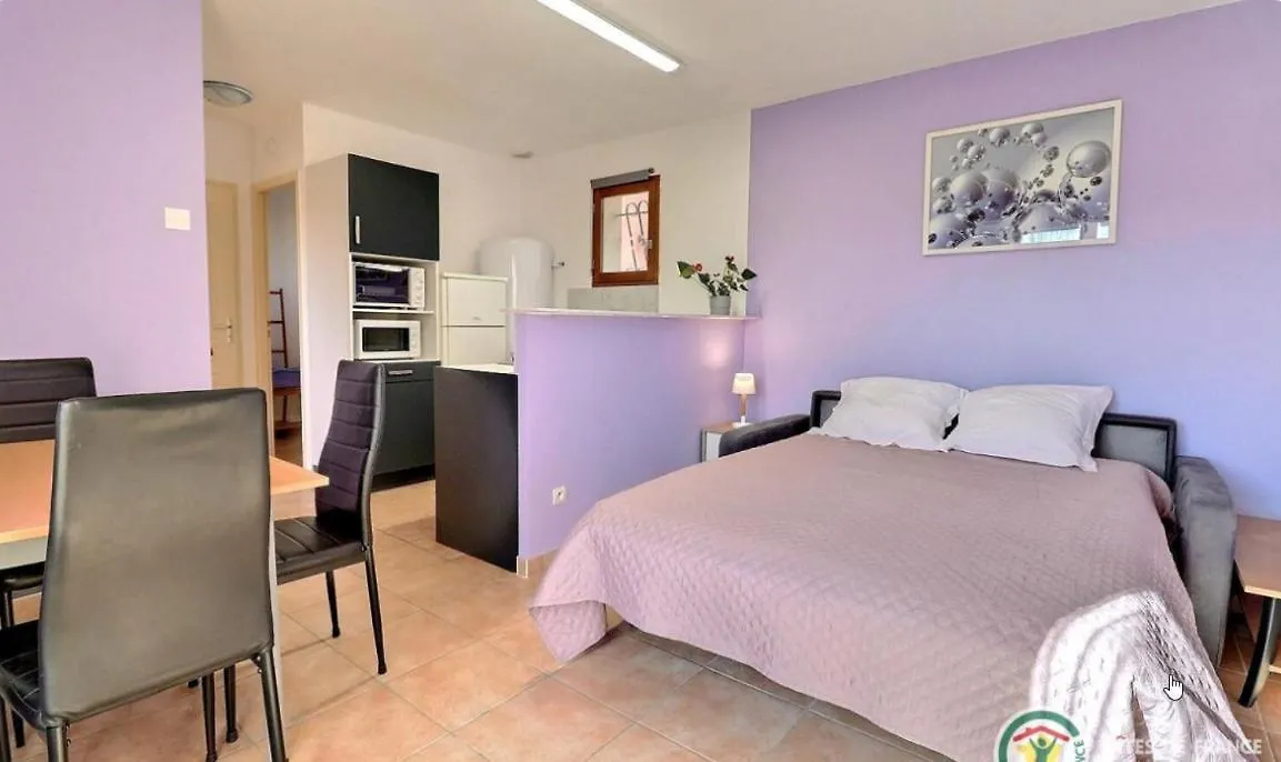 Apartment Gites Les Bleuets Salavas France